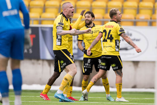 Elfsborgs Arber Zeneli jublar