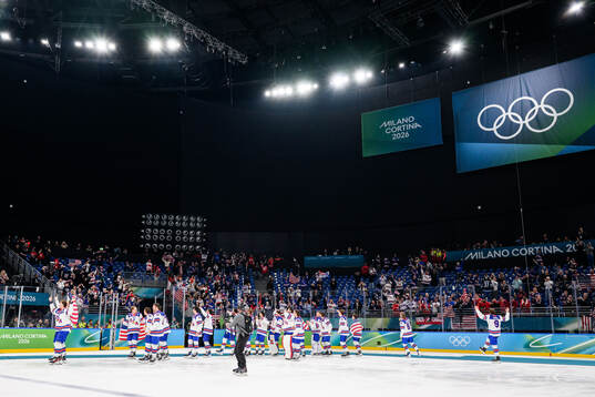 Players of USA celebrate
