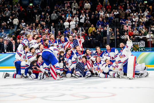 Players of USA celebrate