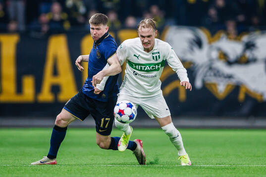 AIKs Mads Døhr Thychosen och Västerås Marcus Baggesen