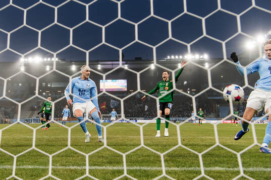 Malmö FFs Erik Botheim gör 1-0