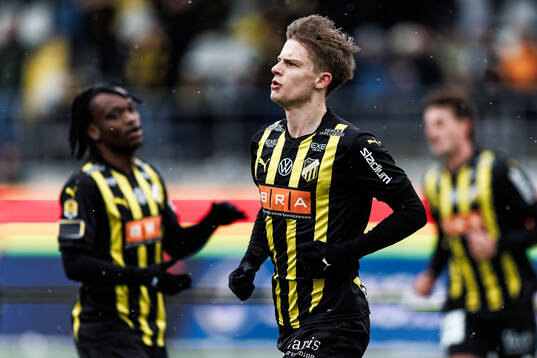 Häckens Adrian Svanbäck jublar
