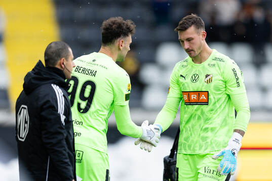 Häckens målvakt Andreas Linde tvingas byta ,ed målvakt
