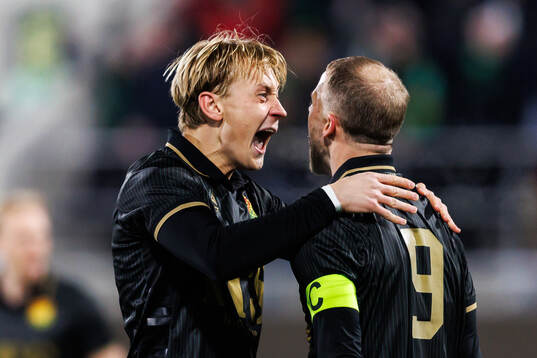 GAIS Gustav Lundgren och Henry Sletsjøe jublar
