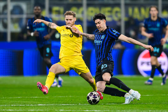 Ole Didrik Blomberg of Bodø/Glimt and Alessandro Bastoni