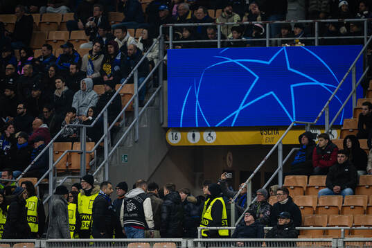 Spectators leaves San Siro