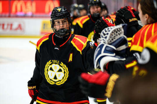 Brynäs Jenniina Nylund jublar