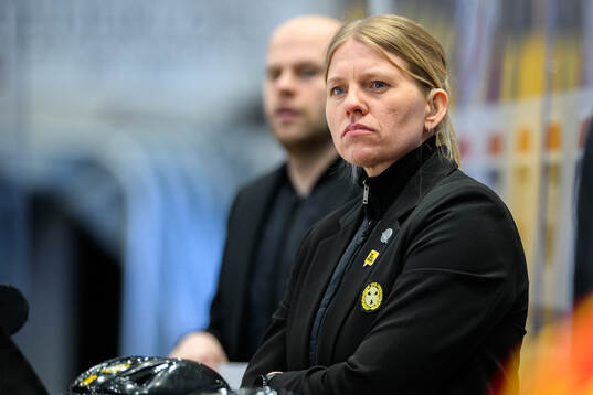 Brynäs assisterande tränare Josefine Jakobsen
