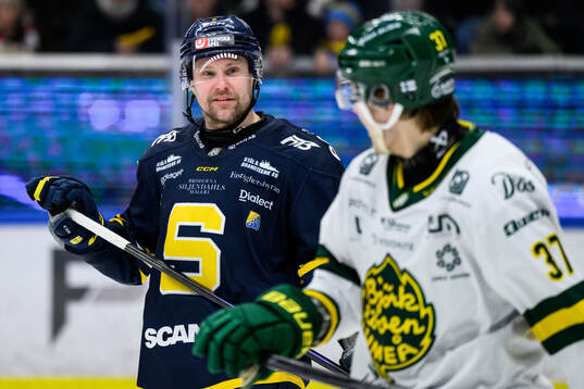 Södertäljes Jonas Ahnelöv och Björklövens Lenni