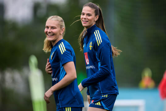Amanda Nildén and Bella Andersson of the Swedish women's