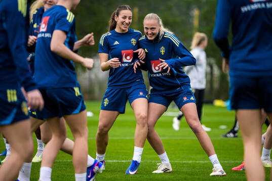 Rosa Kafaji and Elma Junttila Nelhage of the Swedish