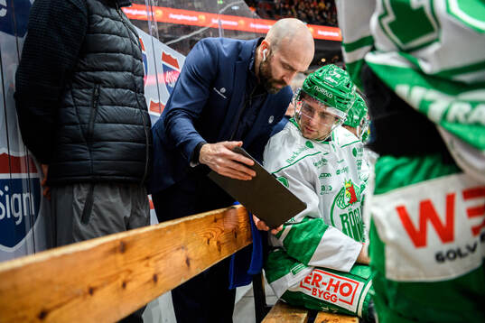 Rögles assisterande tränare Taylor Matson