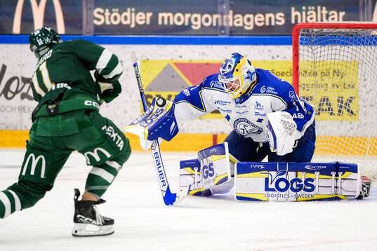 Färjestads Joakim Nygård och Leksands målvakt Marcus