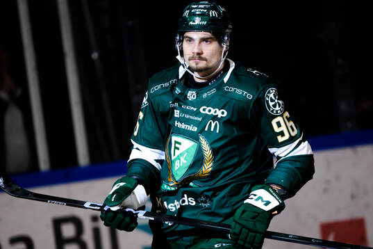 Färjestads David Tomasek jublar