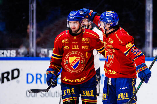 Djurgårdens Marcus Krüger jublar med Charles Hudon