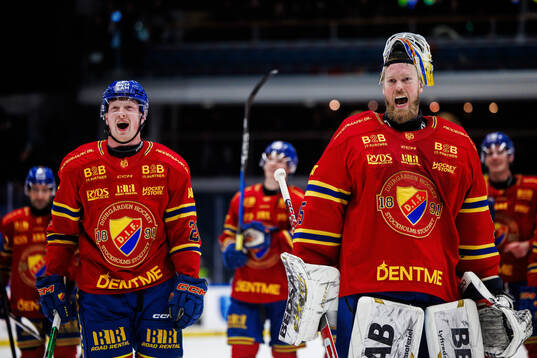 Djurgårdens Samuel Solem och målvakt Magnus Hellberg