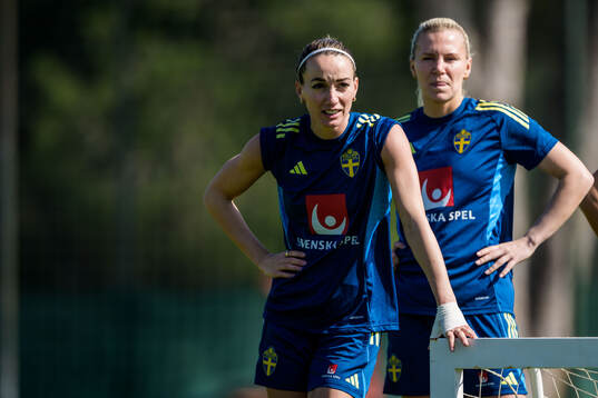 Kosovare Asllani and Josefine Rybrink of the Swedish