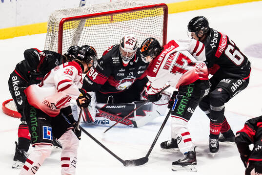 Malmö Redhawks målvakt Marek Langhamer och Örebros