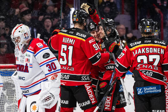 Timrås målvakt Jacob Johansson deppar, Luleås Anton