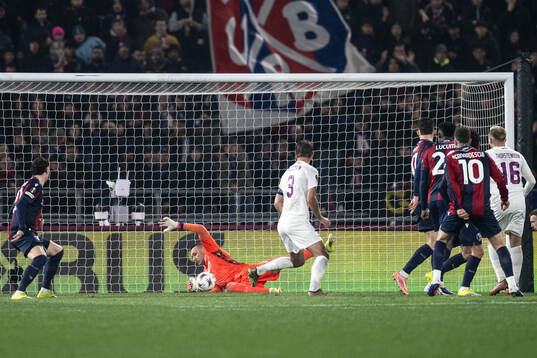 Goalkeeper Łukasz Skorupski of Bologna