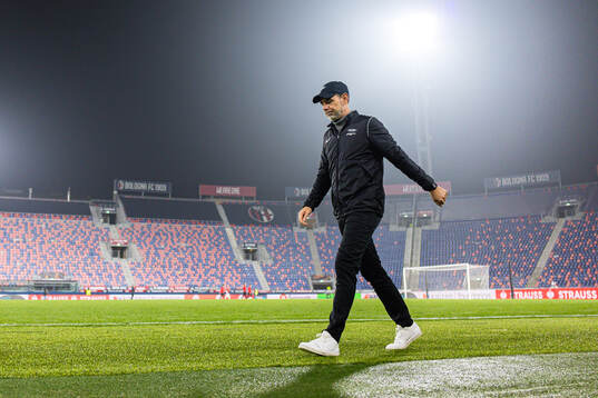 Head coach Freyr Alexandersson of Brann looks dejected
