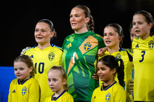 Sveriges målvakt Hanna Karlsson vid lineup