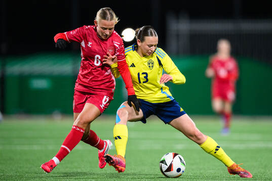 Danmarks Astrid Engsig-Karup och Sveriges Lovisa Breland