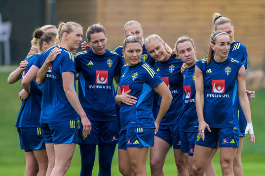 Bläddra bland fler bilder av Football, Sweden, Training 