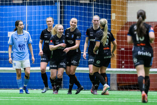 Växjö DFFs Sophia Redenstrand jublar