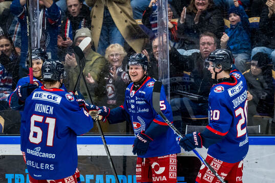 Oskarshamns Teemu Olavi Lepaus jublar