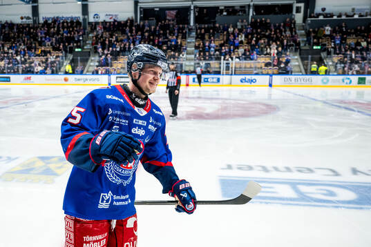 Oskarshamns Teemu Olavi Lepaus jublar
