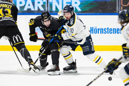 AIKs Oliver Johansson och Södertäljes Felix Öhrqvist