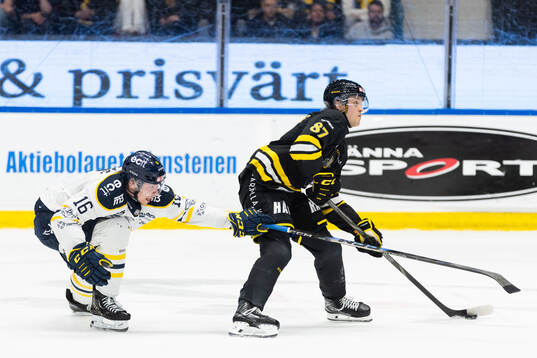 Södertäljes Filip Engarås och AIKs Lucas Lagerberg