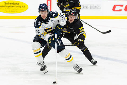 Södertäljes Andrew Vanderbeck och AIKs Rasmus Rudslätt