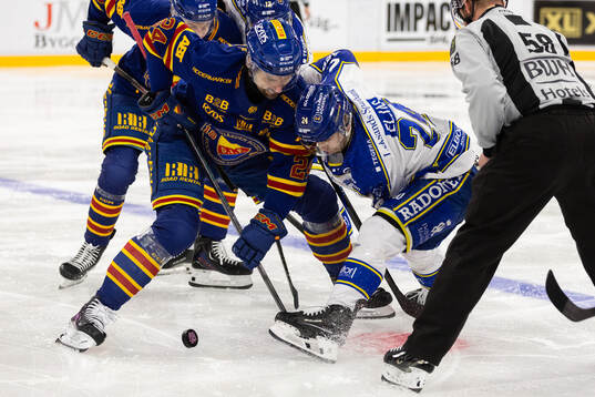 Djurgårdens Ludvig Rensfeldt och Leksands Arvid Eljas tekar