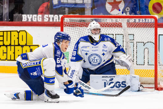 Leksands Alexander Lundqvist och Leksands målvakt Filip