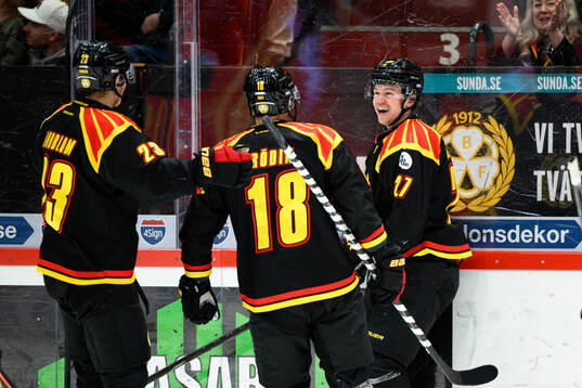 Brynäs Mattias Norlinder jublar
