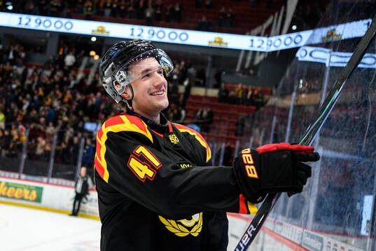 Lucas Pettersson jublar