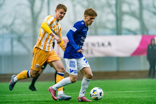 IFK Göteborgs David Kruse och Trelleborgs Isak Ellbring