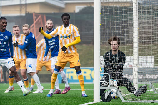 IFK Göteborgs Noah Tolf (ej i bild) gör 0-2 bakom