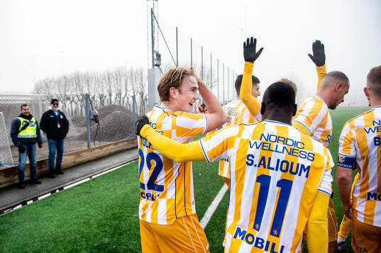 IFK Göteborgs Noah Tolf jublar