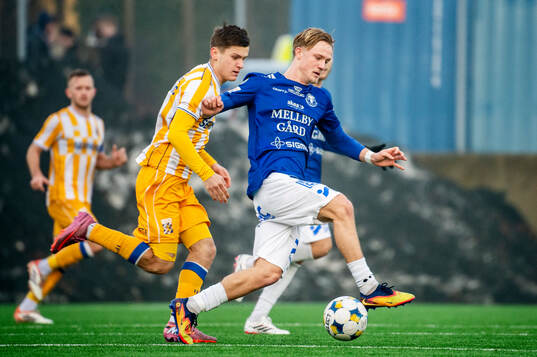 IFK Göteborgs Leo Radakovic och Trelleborgs Gustav