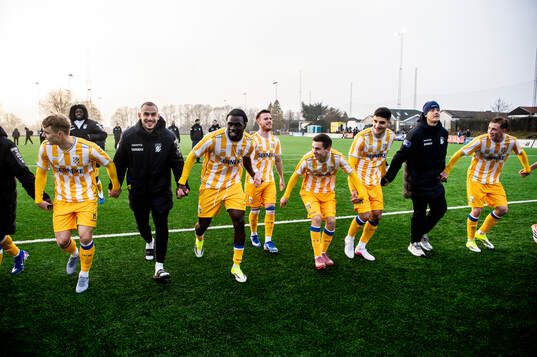 IFK Göteborgs spelare jublar