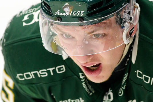 Färjestads Jack Berglund har ont