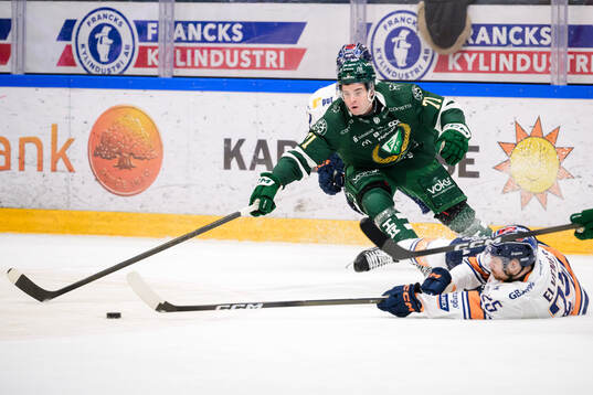 Färjestads Viktor Lodin och Växjös Lucas Elvenes