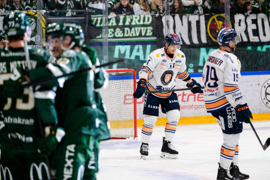 Växjös Keegan Lowe och Reid Gardiner deppar