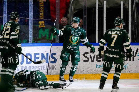 Färjestads Luke Philp jublar