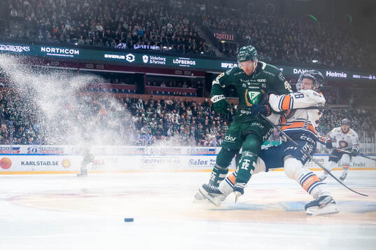 Bläddra bland fler bilder av Ishockey, SHL, Färjestad - Växjö
