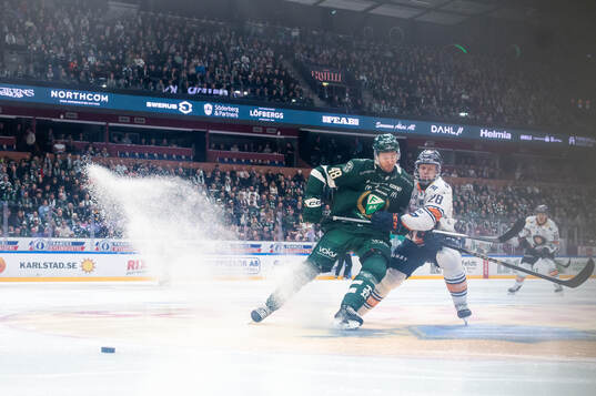 Färjestads Filip Roos och Växjös Hugo Gustafsson