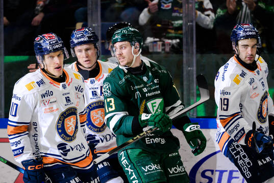 Färjestads Joel Kellman jublar